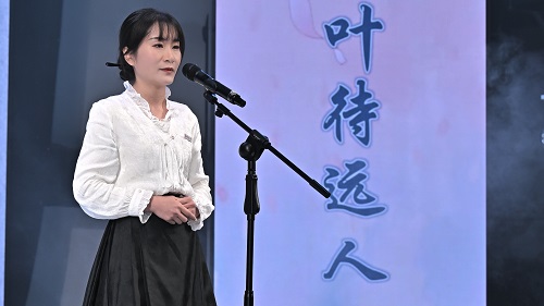 人文学院曾叶演讲.jpg